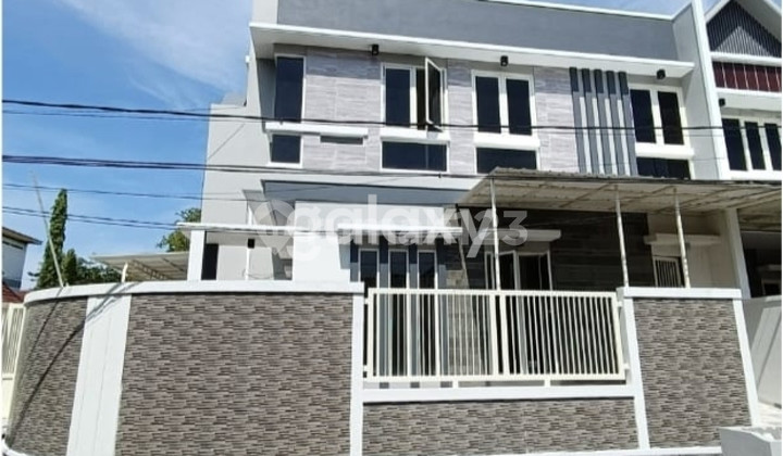 Rumah Skandinavia Baru GRESS di Tenggilis 2