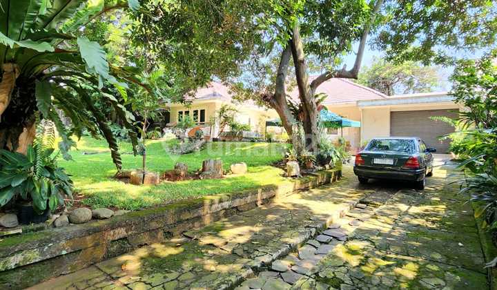 House for quick sale near Pondok Indah area, Cipete, close to MRT.