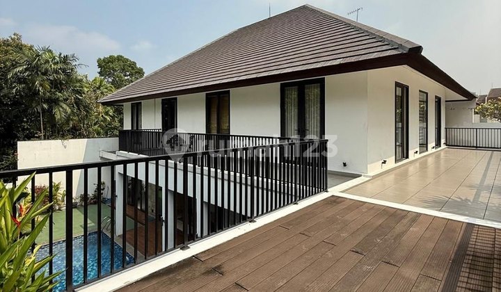 rumah dalam townhouse di area premium kemang dekat senopati