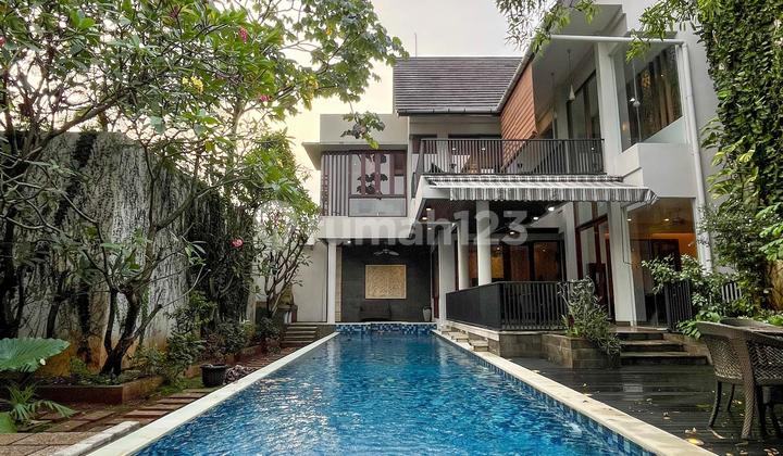 Rumah dijual cepat kawasan elit dekat senaya. Permata hijau