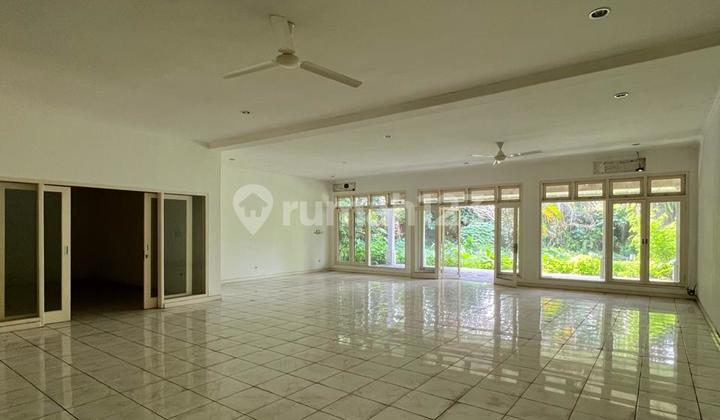 Rumah Hitungan tanah dekat senopati kemang dalam komplek