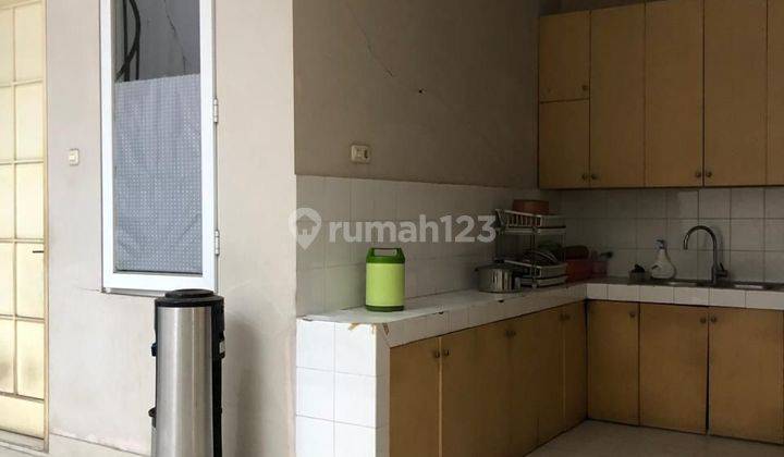 Rumah di Pluit Lokasi Strategis Hadap Timur SHM 2