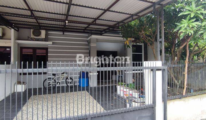 Rumah hunian komplek perumahan tengah kota 1