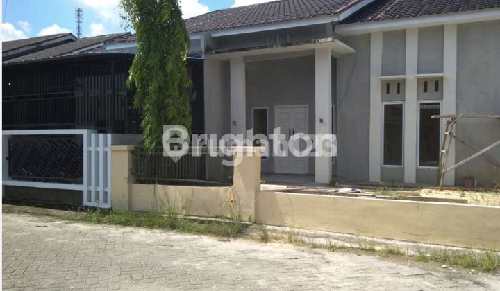 RUMAH HOOK MURAH SIAP HUNI TENGAH KOTA PEKANBARU