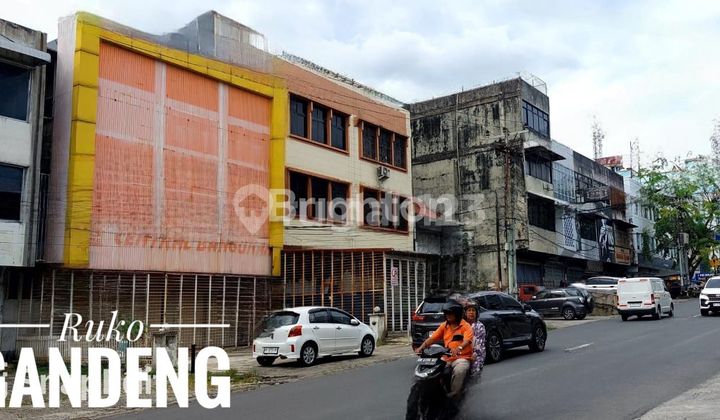Ruko Gandeng 3 Pintu Strategis Pusat Kota Di M. Yamin Ruko Gandeng 3 Pintu Strategis Pusat Kota Di M. Yamin