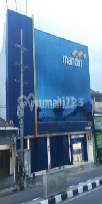 Ex-Bank 3-Story Shop House in Soekarno Hatta, Malang Ex-Bank 3-Story Shop House in Soekarno Hatta, Malang