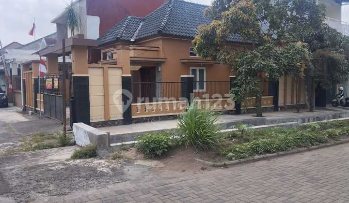 2-Storey House Land Area 178M² Building Area 200M² in Janti, Malang 2