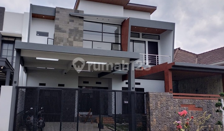 Hunian Mewah Dua Lantai Araya Malang 2