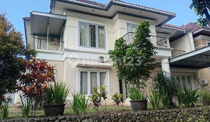 Disewakan Rumah Riverside Dua Lantai Full Furnished Bagus 2