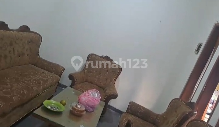 Residence with 5 Bedrooms in Karangploso Malang 2