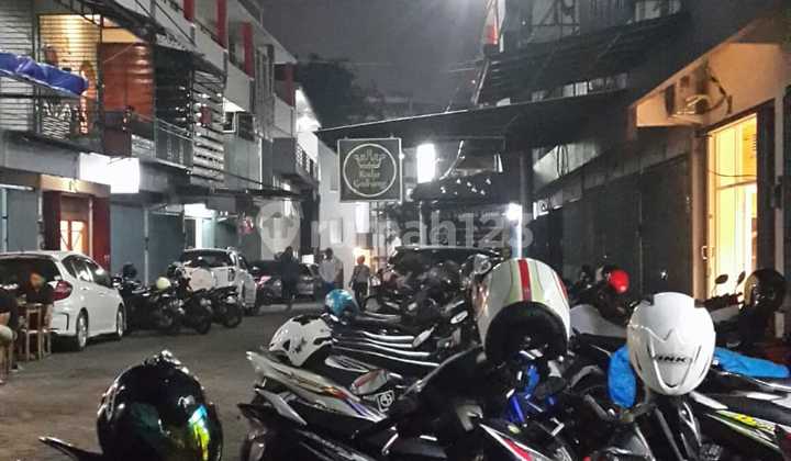Shop House Suitable for Business in Soekarno Hatta 2