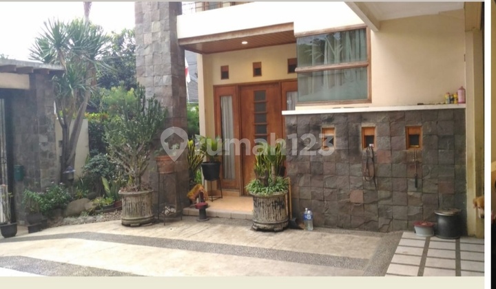 Rumah 2 Lantai Siap Pakai Di Jln Kembar Bandung 