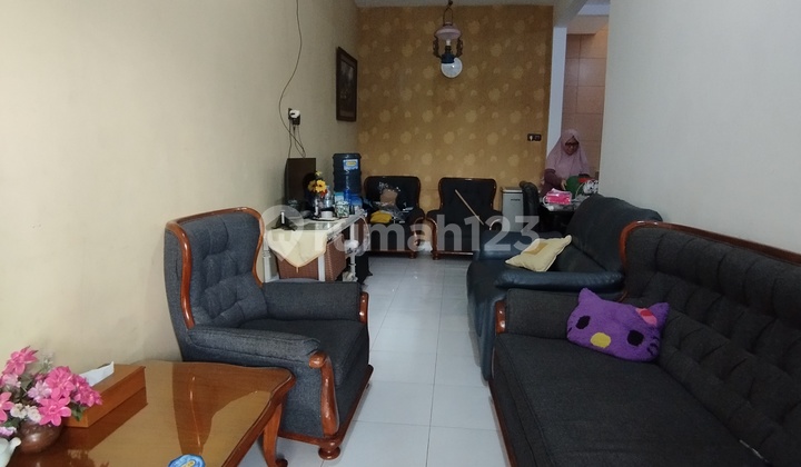 Rumah Bagus 2 Lantai Di Kompleks Griya Winaya