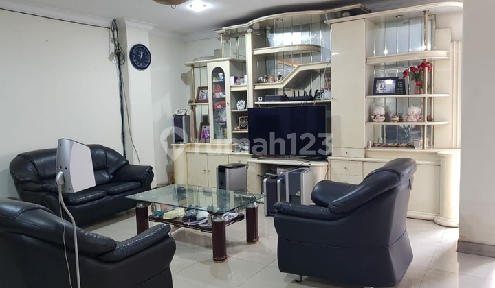 Rumah Bagus 3 Lantai Di Sawah Kurung Bandung