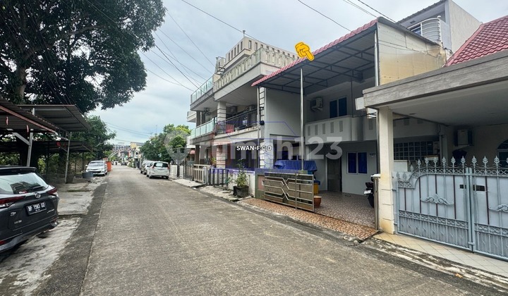 For Sale: 2.5-Story East-Facing Ready-to-Occupy House in Baloi Mas Garden 2