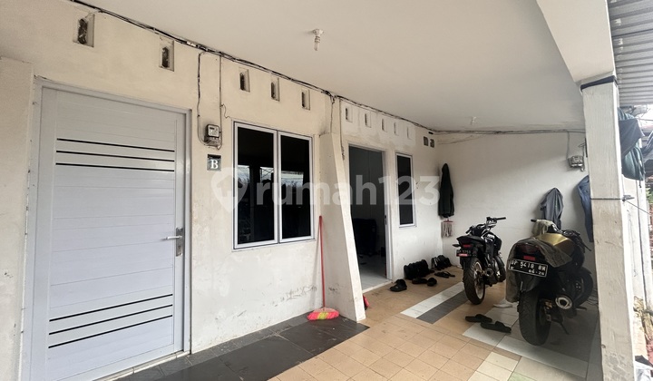 For Sale: Boarding House with 3 Units at Taman Jasinta Indah Housing Complex, Block H No. 19, Kabil, Nongsa District.