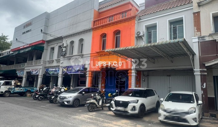 Dijual Ruko 1 Unit 2 Lantai Type 180 Full Renovasi Hadap Jalan Besar di Mahkota Niaga Batam Center. Dijual Ruko 1 Unit 2 Lantai Type 180 Full Renovasi Hadap Jalan Besar di Mahkota Niaga Batam Center.