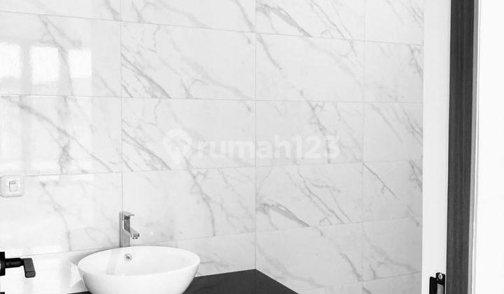 Dijual Rumah 3 Lantai di Taman Kopo Indah, Bandung