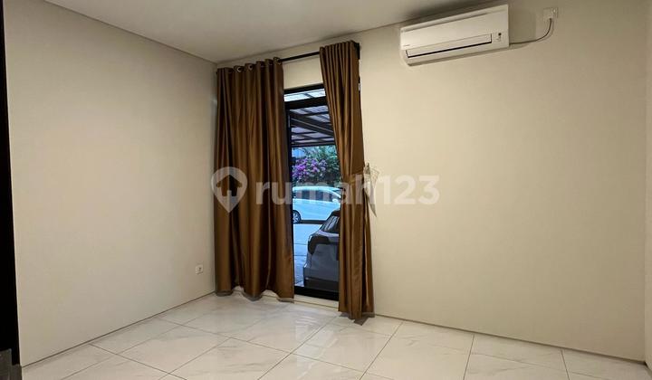 Disewa Rumah 2 Lantai di Kota Baru Parahyangan, Bandung