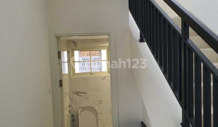 Dijual Rumah 2 Lantai di Sumarecon park buah batu