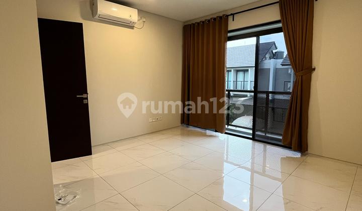 Disewa Rumah 2 Lantai di Kota Baru Parahyangan, Bandung 2