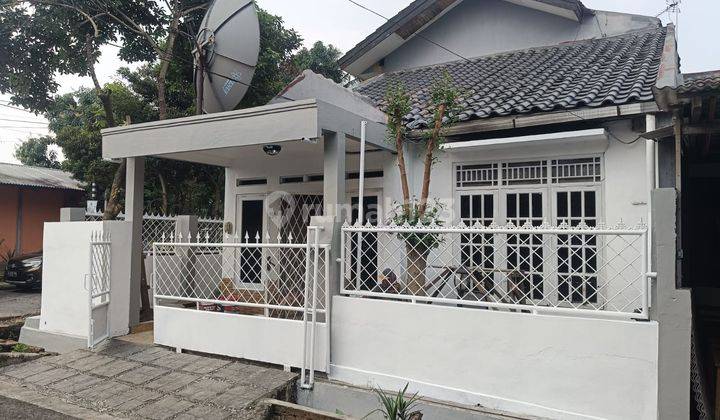 Rumah Hook 2Lantai di Komplek Vila Pamulang 2