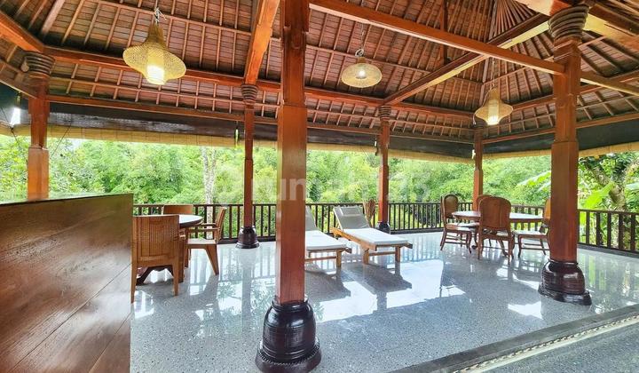 Dijual Villa Halaman Luas View Sawah Di Marga It