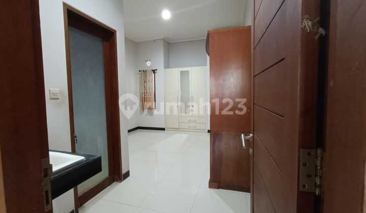 Murah Rumah Lantai 2 Dekat Sekolah Taman Rama Jl 2