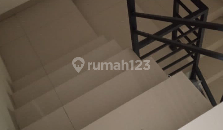 Rumah di Dalam Komplek Karang Tengah Permai, Ciledug, Tangerang 2