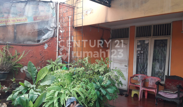 Rumah Pinggir Jalan Ramai Di Pondok Bambu 2