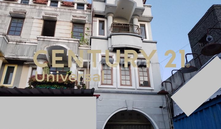 3-Story Shop House in Bausasran Danureja Area, Yogyakarta 3-Story Shop House in Bausasran Danureja Area, Yogyakarta