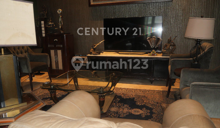 Luxury Spacious House Suitable for Commercial Use in Margasatwa, South Jakarta 2