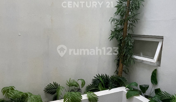 Rumah Full Furnished di Metland Menteng Cluster Teresta 2