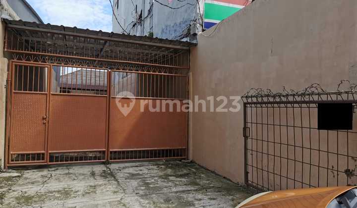 Rumah Pinggir Jalan Raya Di Kebayoran Lama Harga Dibawah NJOP **