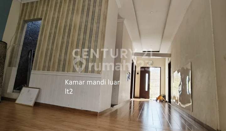 2.5-Story House Near Toll Gate Entrance in Andara Village