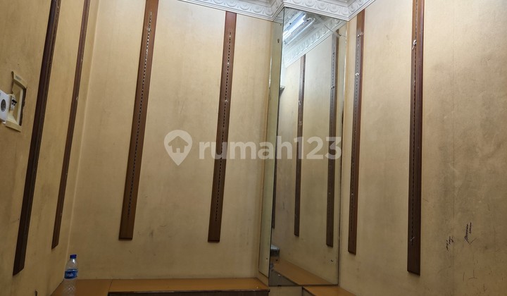 Metro Tanah Abang Wholesale Kiosk, Suitable for Fashion Retail 2