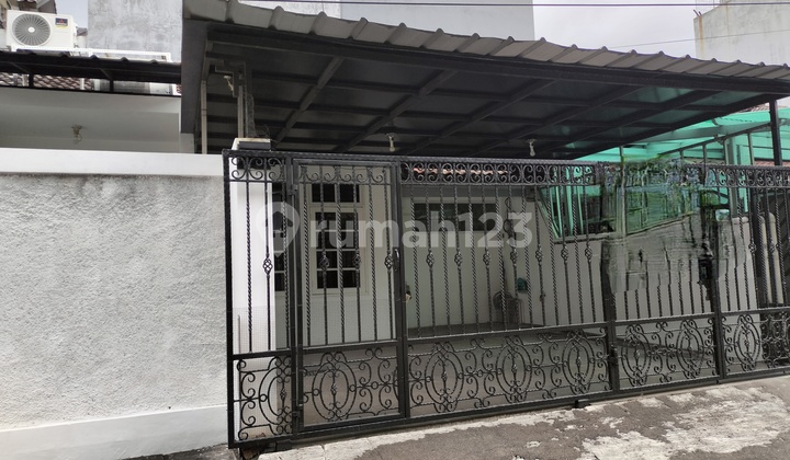 Rumah Kelapa Nias, Kelapa Gading 1