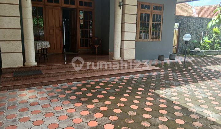 Rumah bebas banjir di kota gede 1