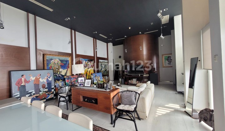 Eksklusif Penthouse Dijual di Pusat Kemang dengan Pemandangan Kota yang Menakjubkan Eksklusif Penthouse Dijual di Pusat Kemang dengan Pemandangan Kota yang Menakjubkan