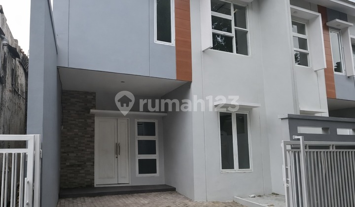 Rumah Baru di Lingkungan Strategis