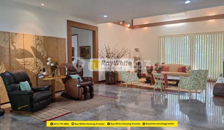 Resort house in an exclusive neighborhood in Pejaten Barat Resort house in an exclusive neighborhood in Pejaten Barat