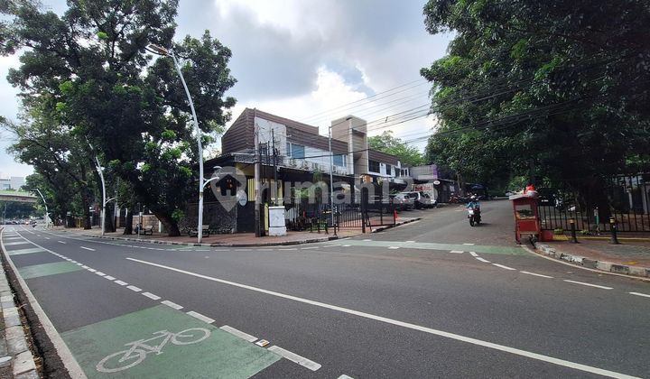 Rumah Luas Hitung Tanah di Jalan Lamandau Iv Untuk Ruang Usaha Rumah Luas Hitung Tanah di Jalan Lamandau Iv Untuk Ruang Usaha