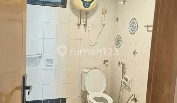 APT. KONDOMINIUM GOLF KARAWACI Sebelah UPH 2