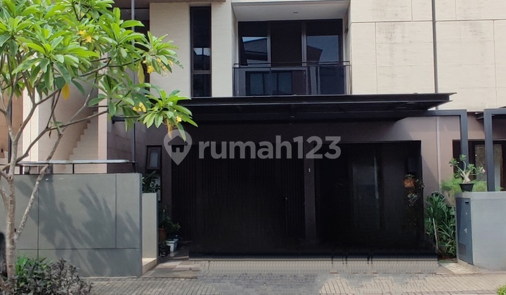 Flash Sale. Luxury homes in Zora Kimora, BSD.