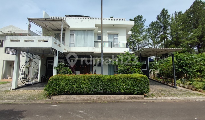 Turun harga. Rumah Mewah Cluster Versailles, BSD 1