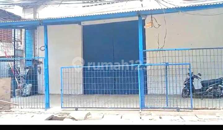 Warehouse for Sale in Kertajaya Penjaringan, Land Area 382 m²