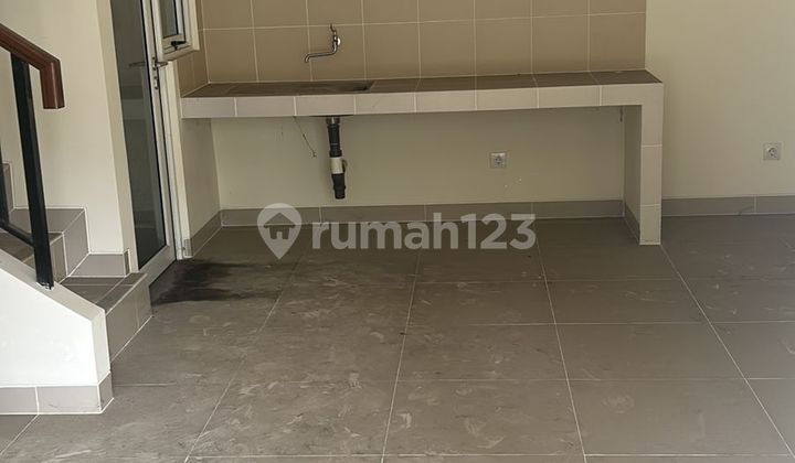 Dijual Rumah di Cluster Thompson, Scientia Garden, Gading Serpong Uk 7X11 2