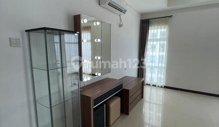 DIJUAL Condominium Greenbay 2 BR UK 82 m² Tower M Lantai tinggi Full furnished DIJUAL Condominium Greenbay 2 BR UK 82 m² Tower M Lantai tinggi Full furnished