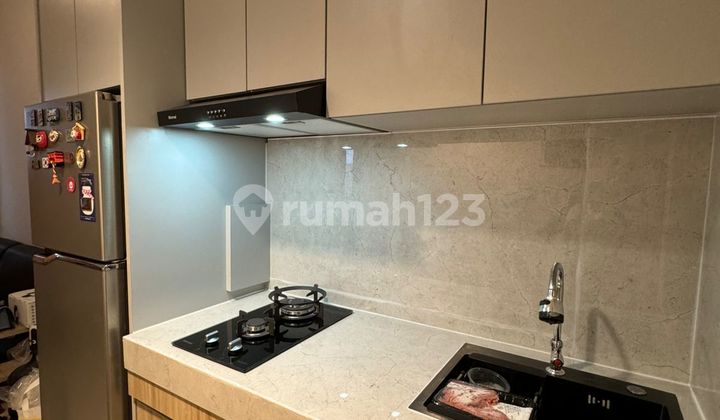 Jual Unit Apartemen Westmark Lantai 32 Hook Luas  50m² Furnish SHM