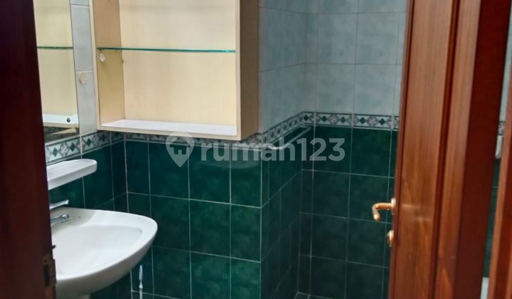 Apartment in Riverside Muara Karang Area 198 M² Semi-Furnished 2